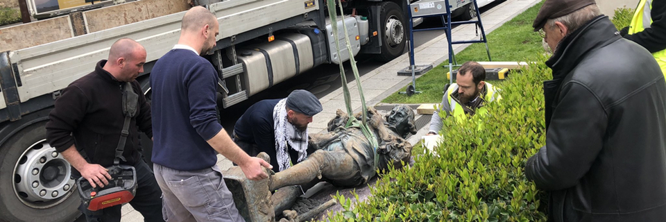Statue of Antoine-Augustin Parmentier being removed for cleaning